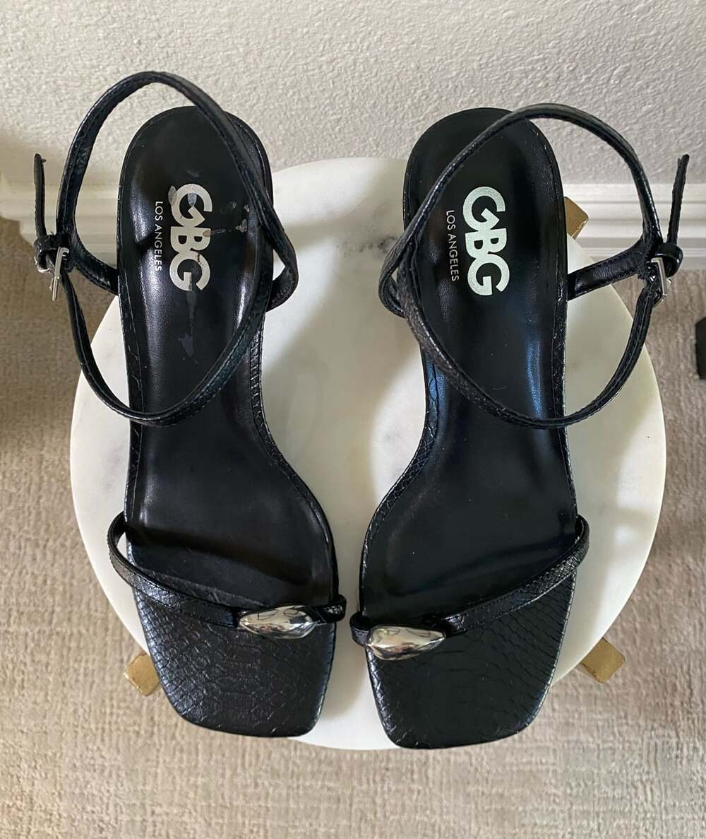 GBG Los Angeles Kitten Heel Sandals Size 8.5 Black Animal Print - Picture 4 of 8